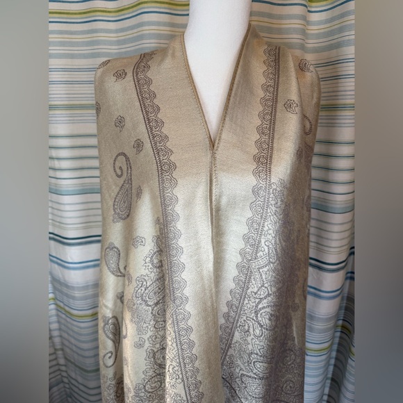 Soft & Luxurious Neutral Shawl Shrug cover Cozy Outfit Upgrade - Picture 3 of 8